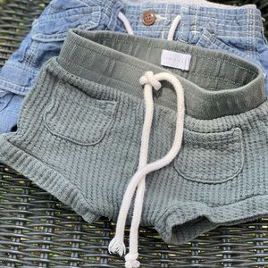 Jamie Kay & baby GAP 2T shorts